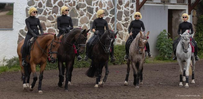Reiterinnen des Pferdetheaters Rügen